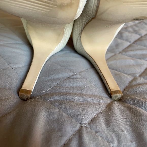 BCBG Creamy White and Gold Parade Platform Pumps!! 👠 - Picture 15 of 15